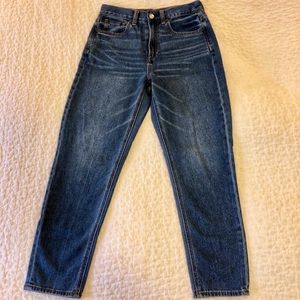 American Eagle High-waisted Mom Jeans